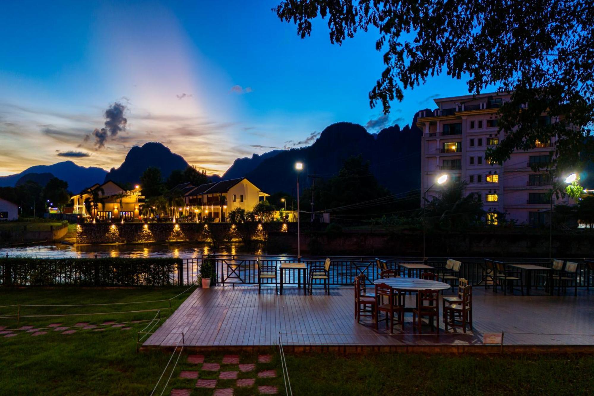 Lisha The Grand Riverside Hotel Ванг-Виенг Экстерьер фото